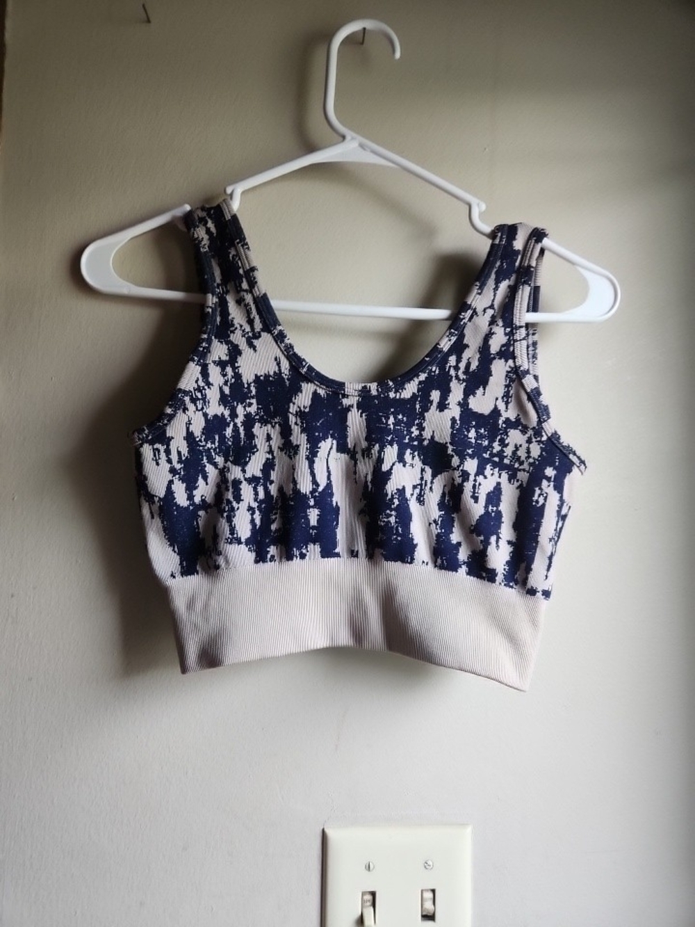 Patterned Ribbed Crop Tank Top in Cream and Navy